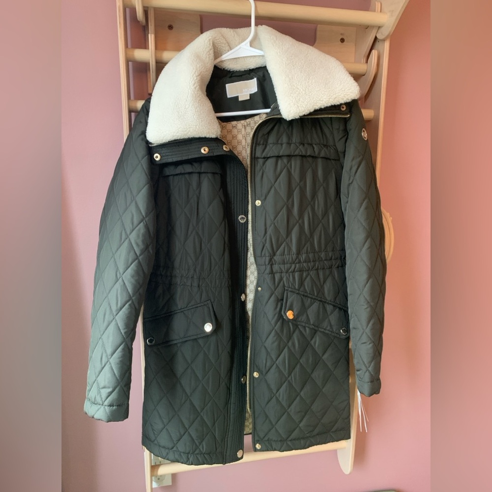 Michael Kors winter jacket with faux fur.
